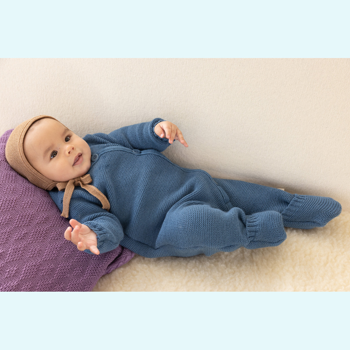 Süßer muckeliger disana Baby indoor Strick-Overall/Wollanzug/Schlafanzug aus BIO merino Schurwolle für Winter Tage & Nächte GOTS