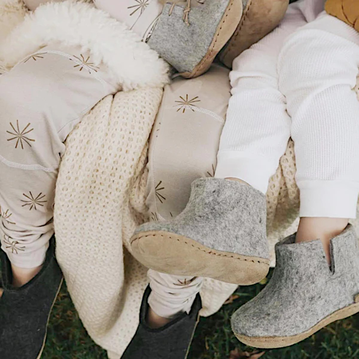 Die kuschelweichsten Kinder Hausschuhe aller Zeiten Süße Kinder Hausschuhe The Boot Junior aus Schurwollfilz