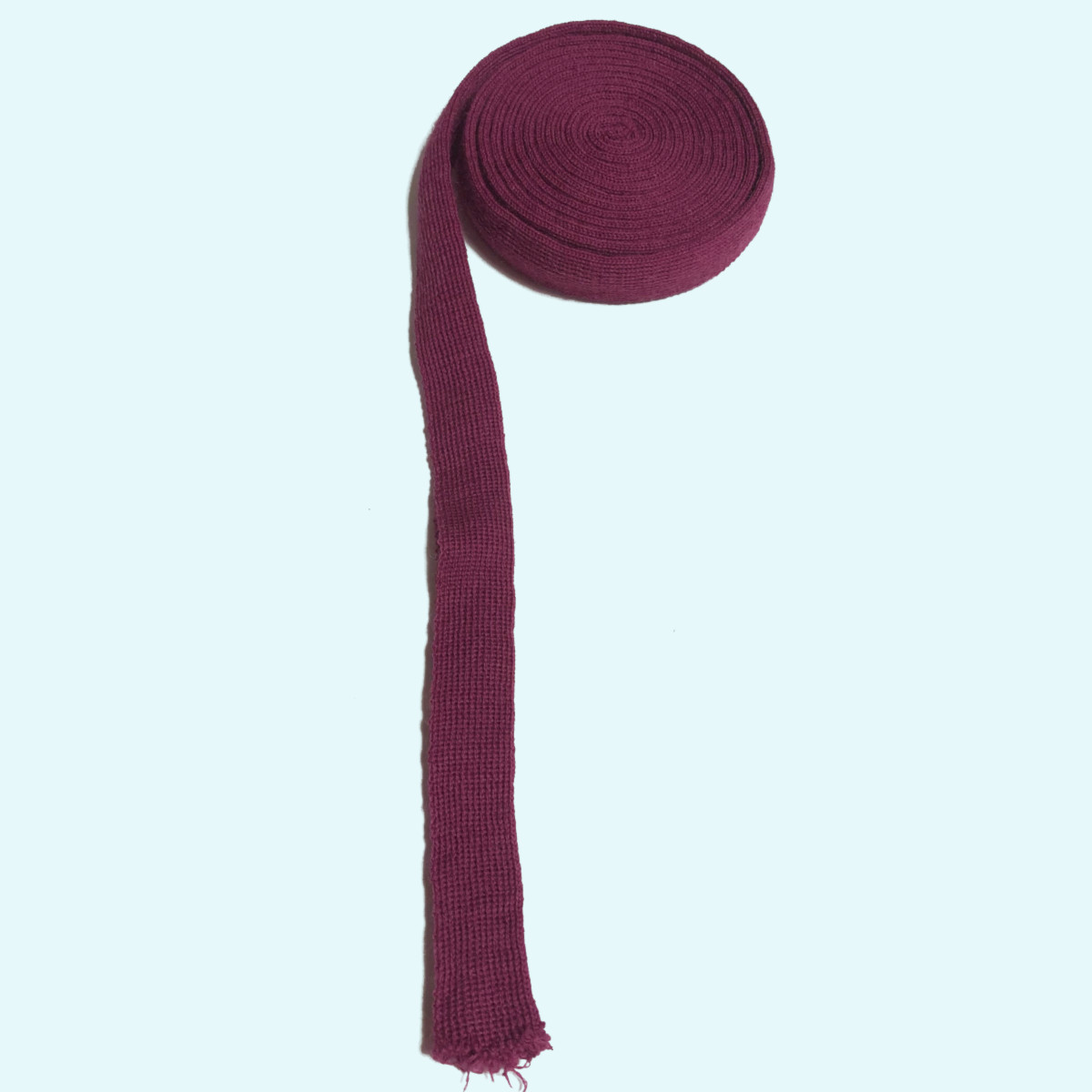 Hochwertiges Wolltresse Einfassband aus 100% Merinowolle von Wollkdis Hochwertige Wollkids Wolltresse Einfassband aus 100% Merinowolle in Meterware zum selber Nähen