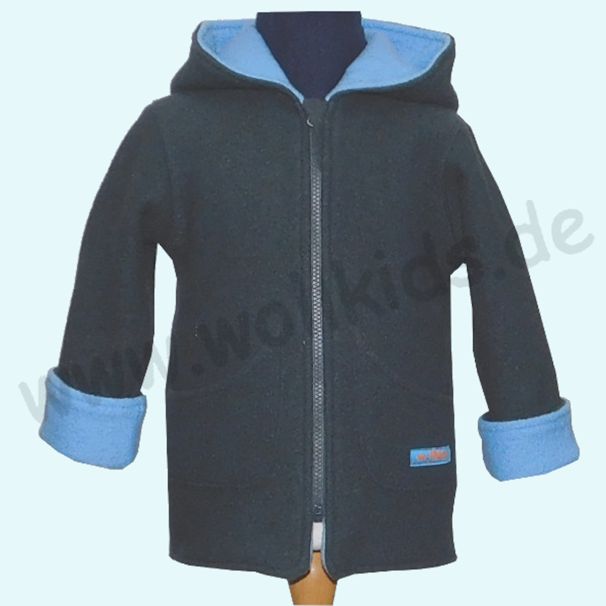 Wollkids Kinder Walkjacke mit Kapuze 100% Schurwolle - blau/anthrazit Wollkids Kinder Walkjacke für Waldkindergarten aus 100% Schurwolle - blau/anthrazit