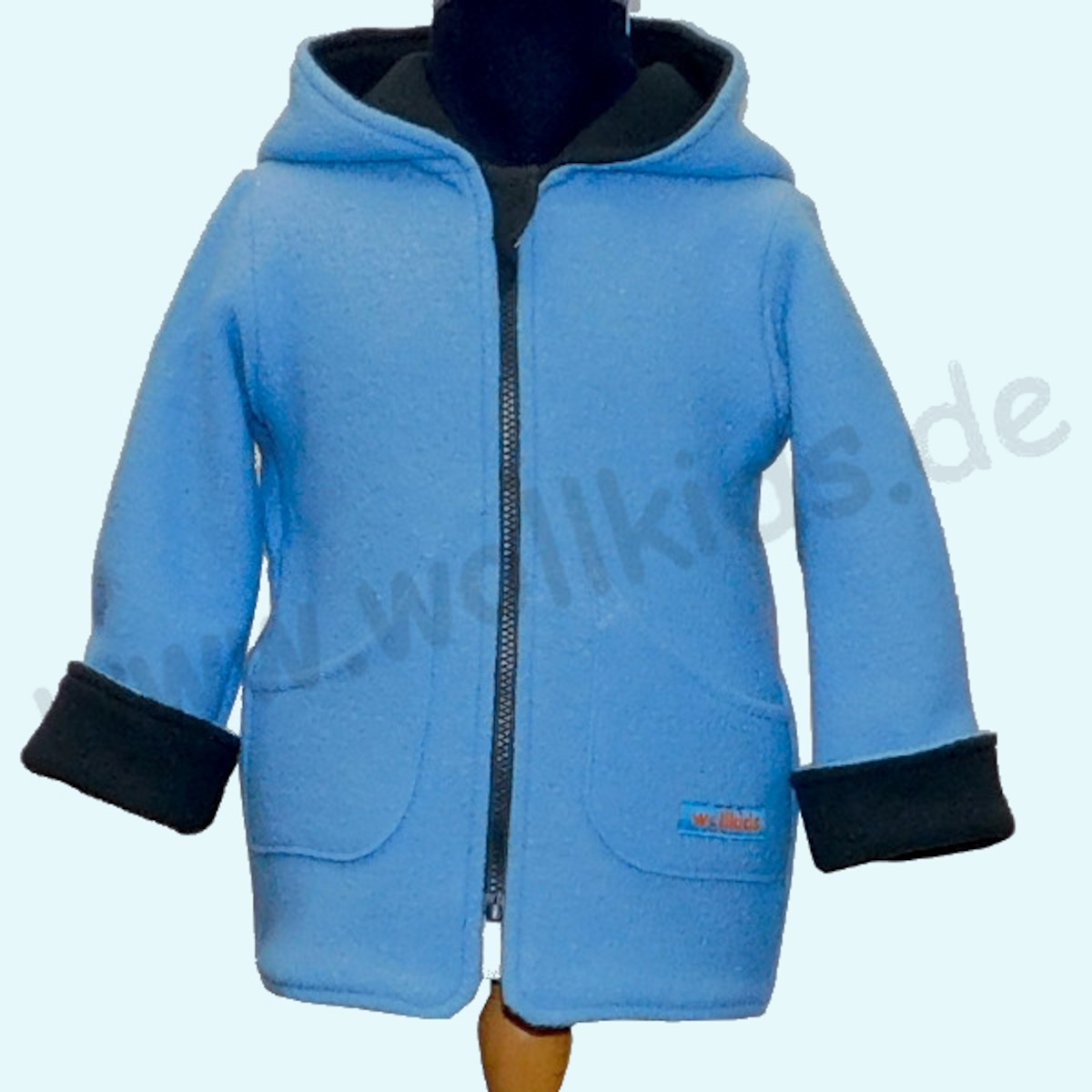 Wollkids Kinder Walkjacke mit Kapuze 100% Schurwolle - blau/anthrazit Wollkids Kinder Walkjacke für Waldkindergarten aus 100% Schurwolle - blau/anthrazit