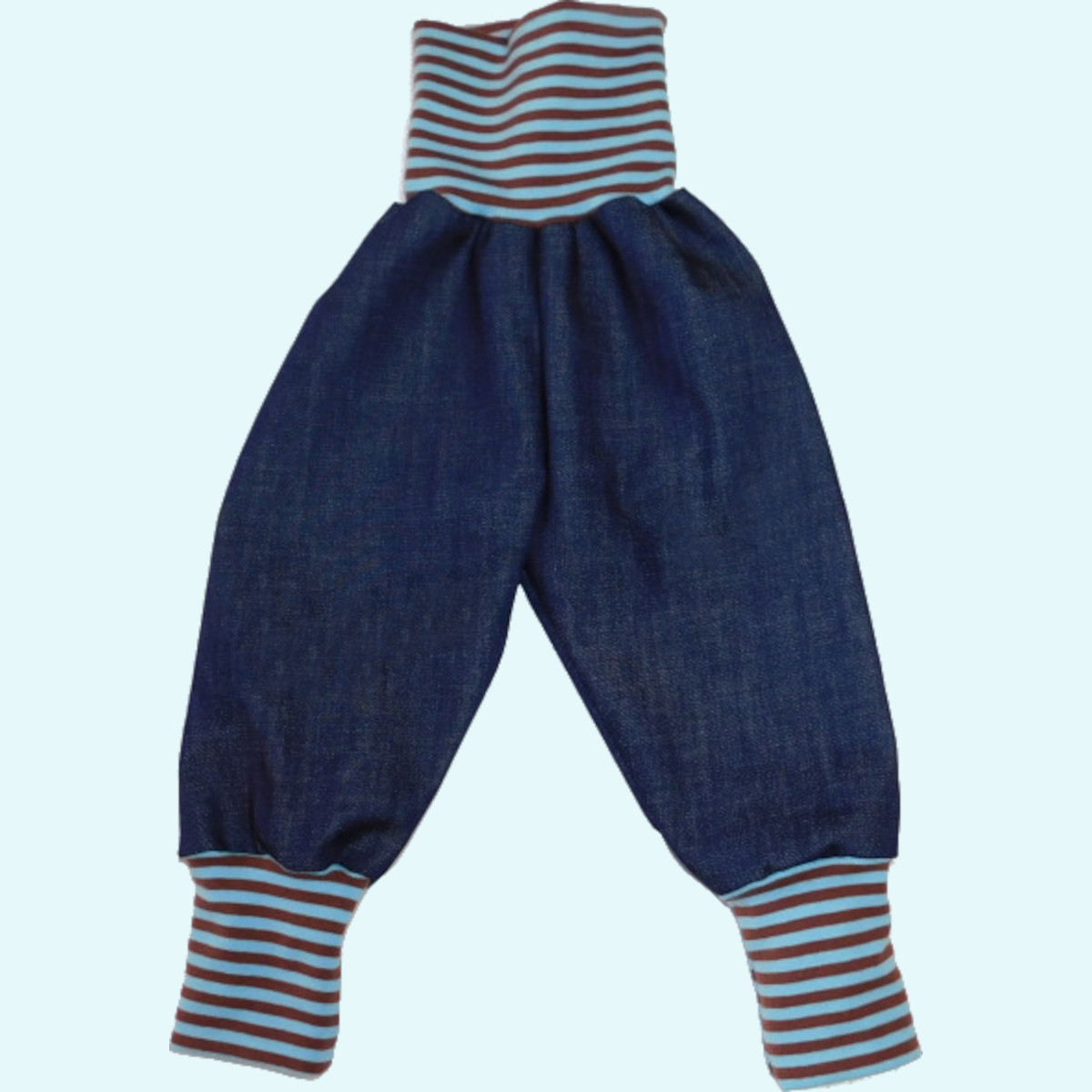 Wollkids Baby Hose mit Nabelbund aus 100% Bio Baumwolle in blau Zärtliche Wollkids Baby Hose mit Nabelbund aus 100% Bio Baumwolle ideal im Sommer - Farbe Jeans blau